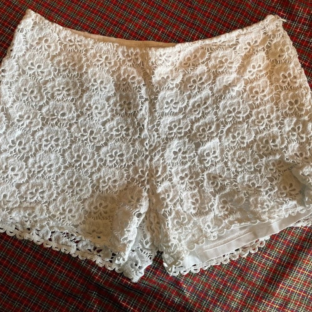 Jennifer Lopez White Lace Shorts